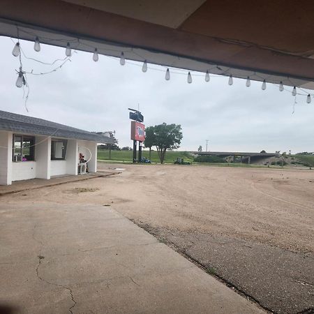 1St Inn By Oyo Quinter Hwy 70 Ks Kültér fotó
